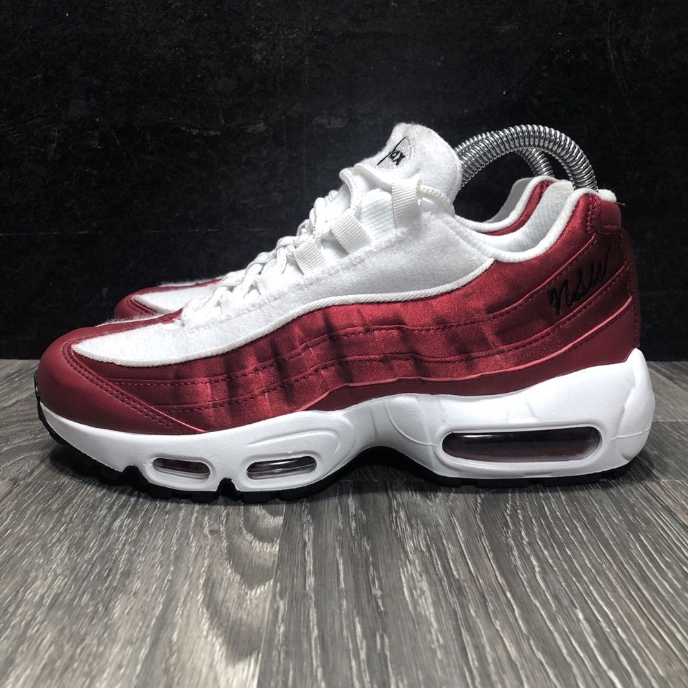 Nike Air Max 95 LX Red Crush Satin & Terry NWOT - Picture 4 of 8